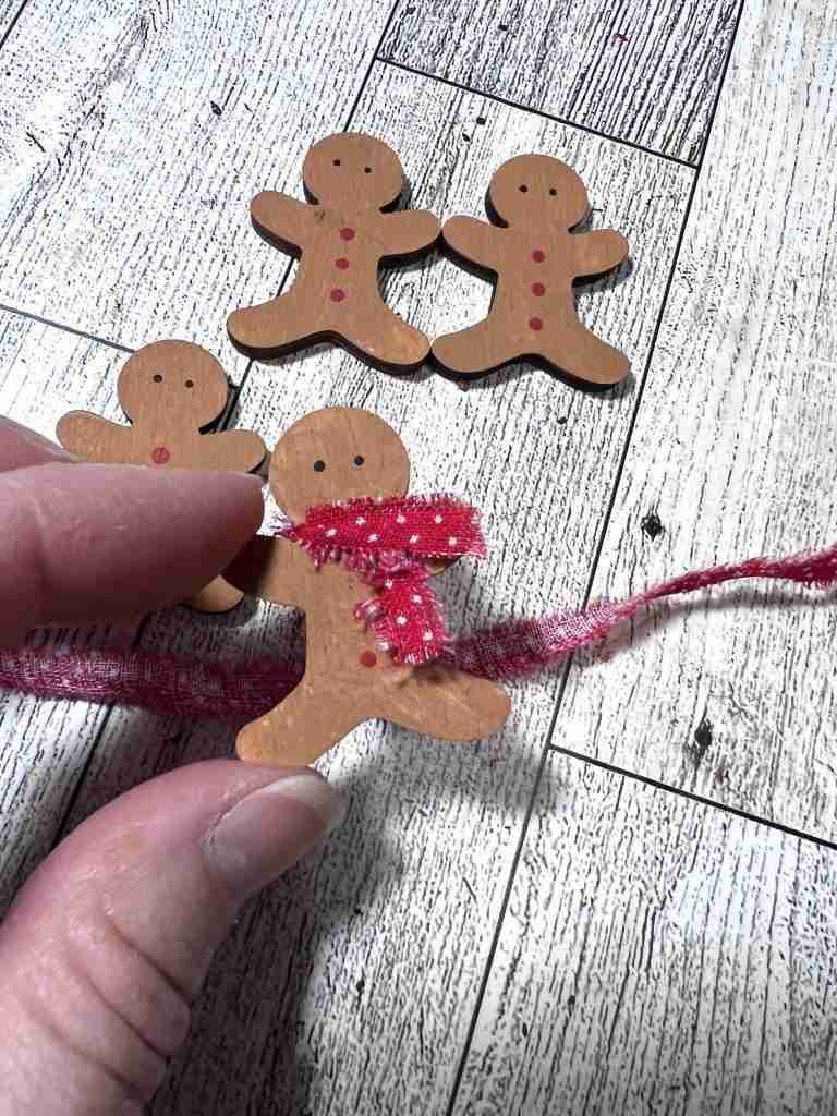gingerbread men with scarves