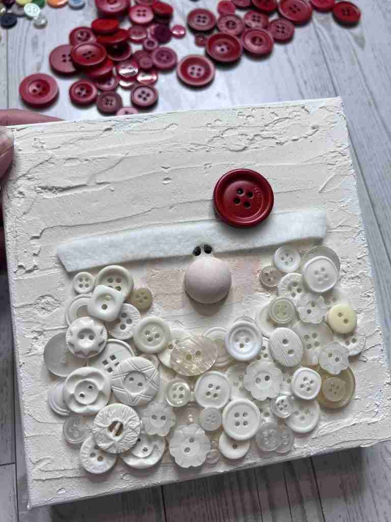 red buttons added for Santa's hat